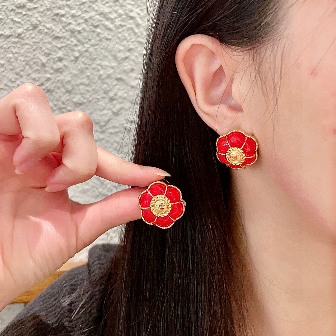  香奈儿✨圆形双C耳钉
