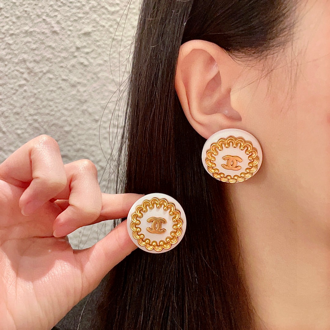  香奈儿✨经典双C耳钉 三色齐