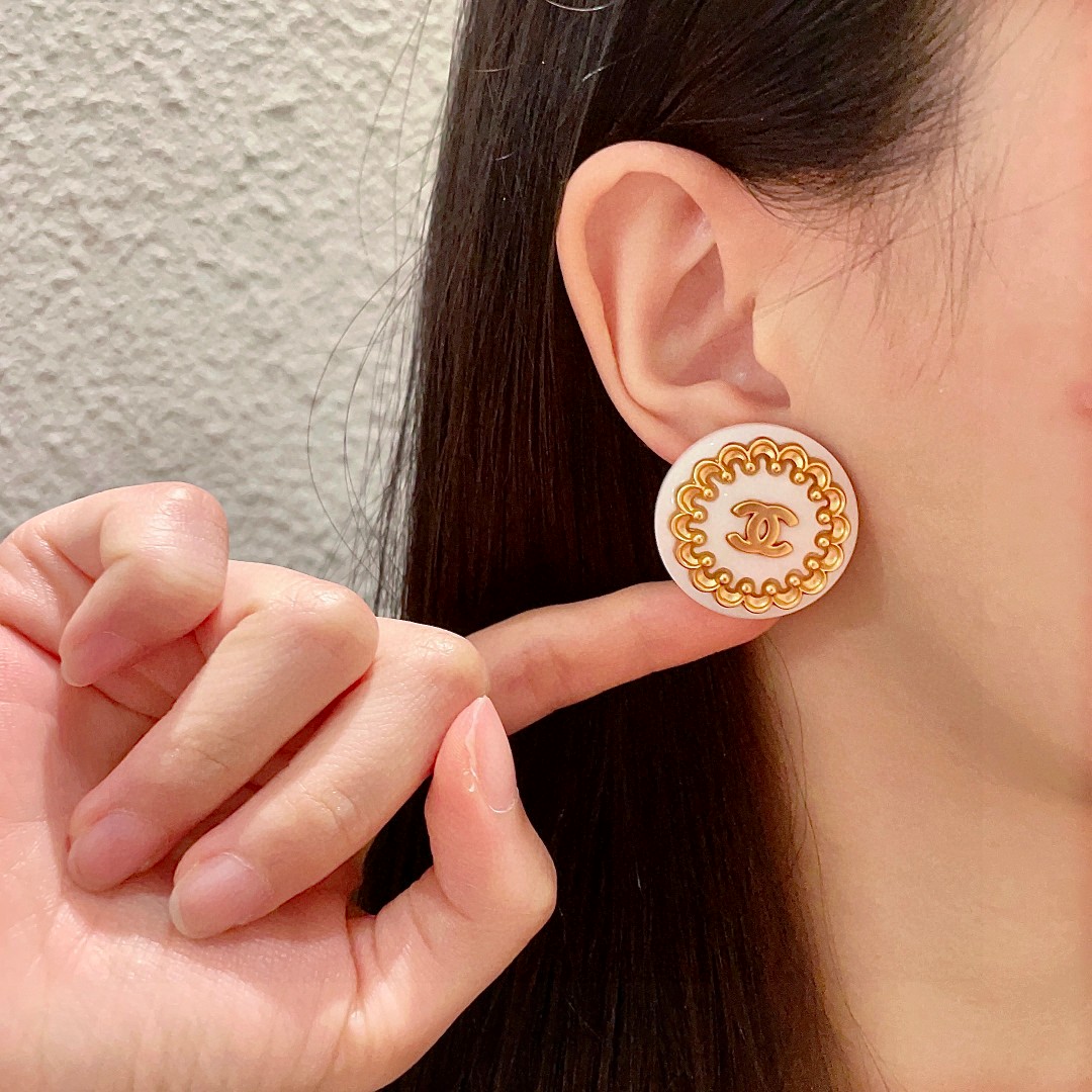  香奈儿✨经典双C耳钉 三色齐