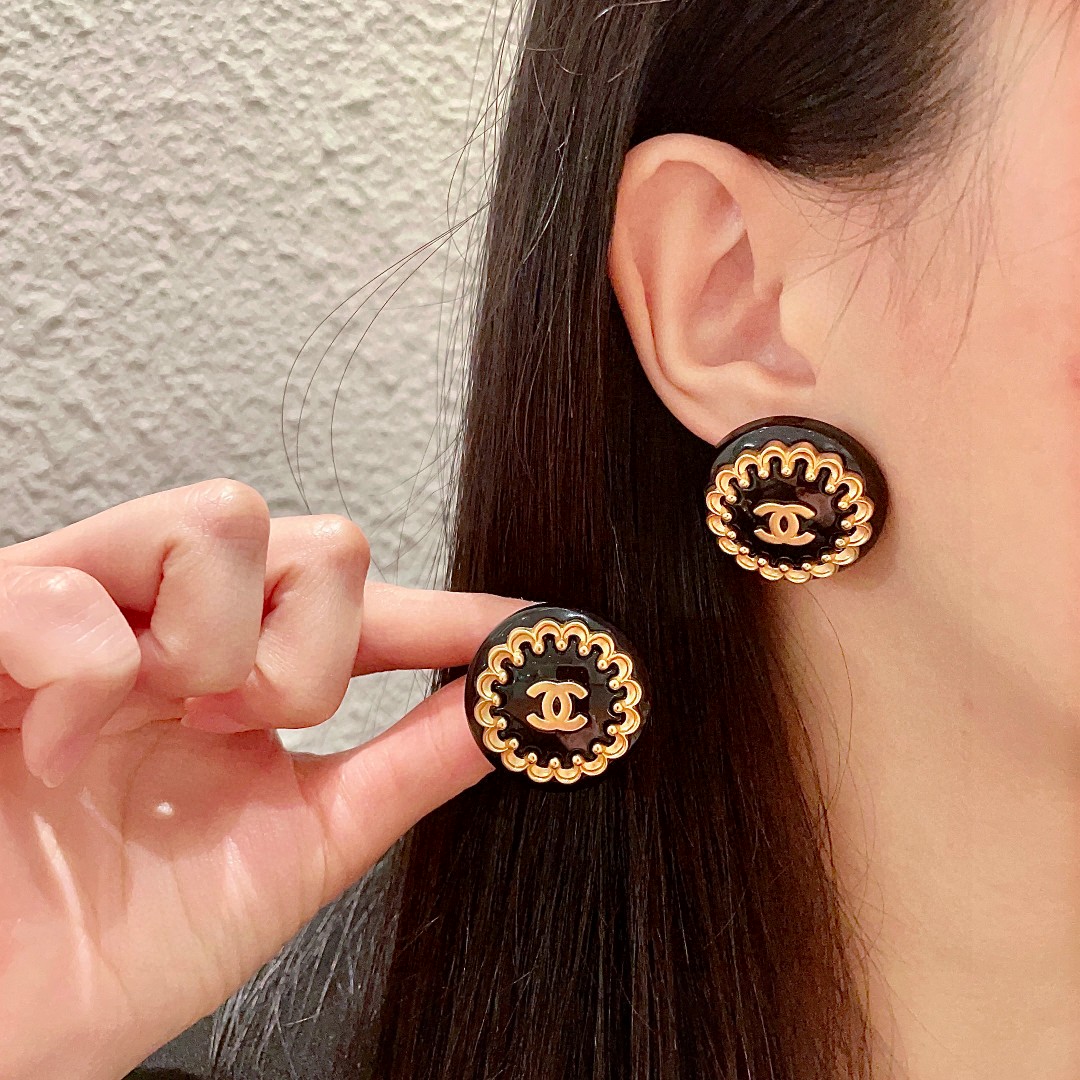  香奈儿✨经典双C耳钉 三色齐