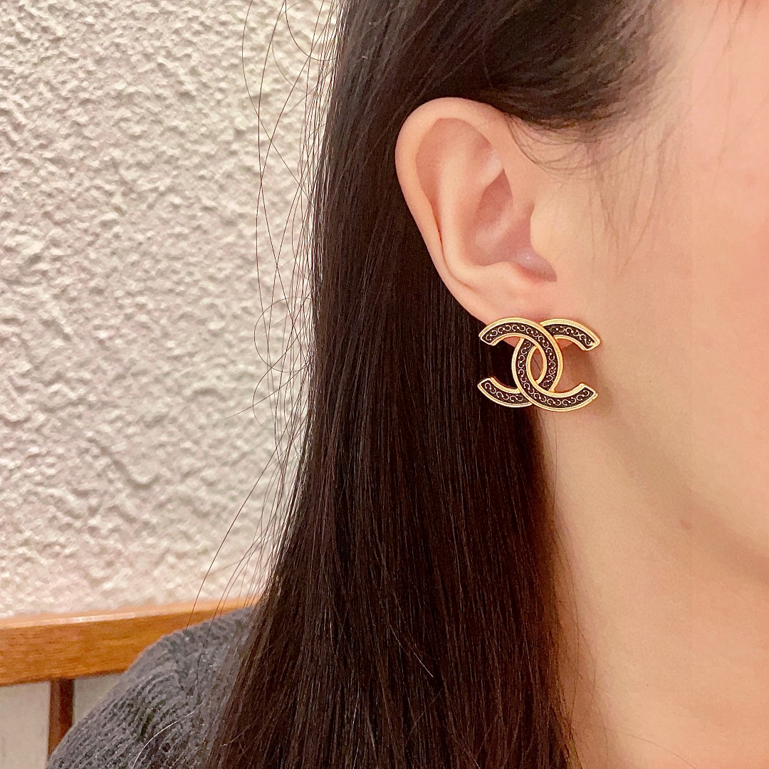  香奈儿✨双C耳钉