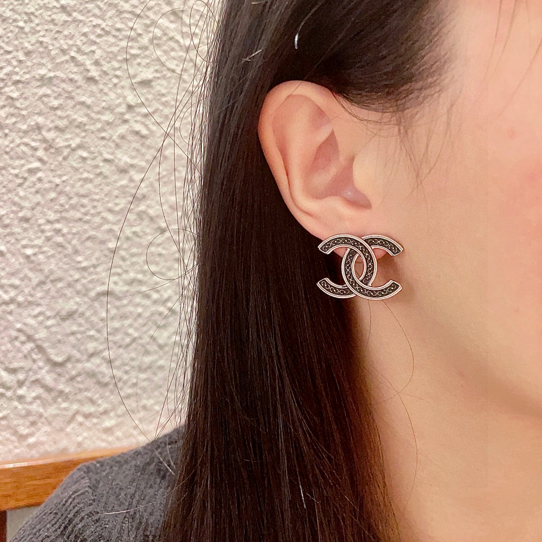  香奈儿✨双C耳钉