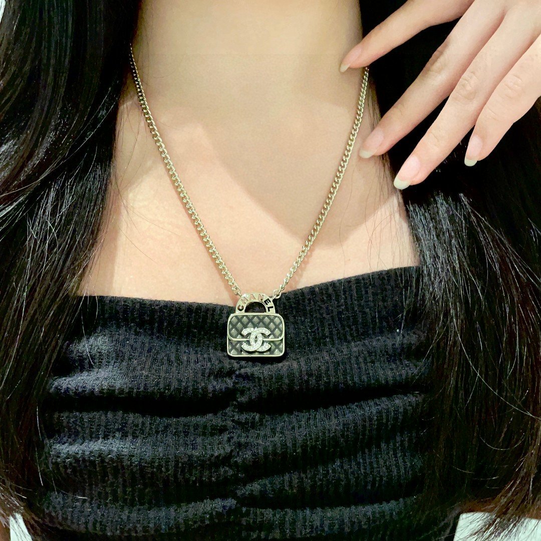  香奈儿✨手提包双C字母项链