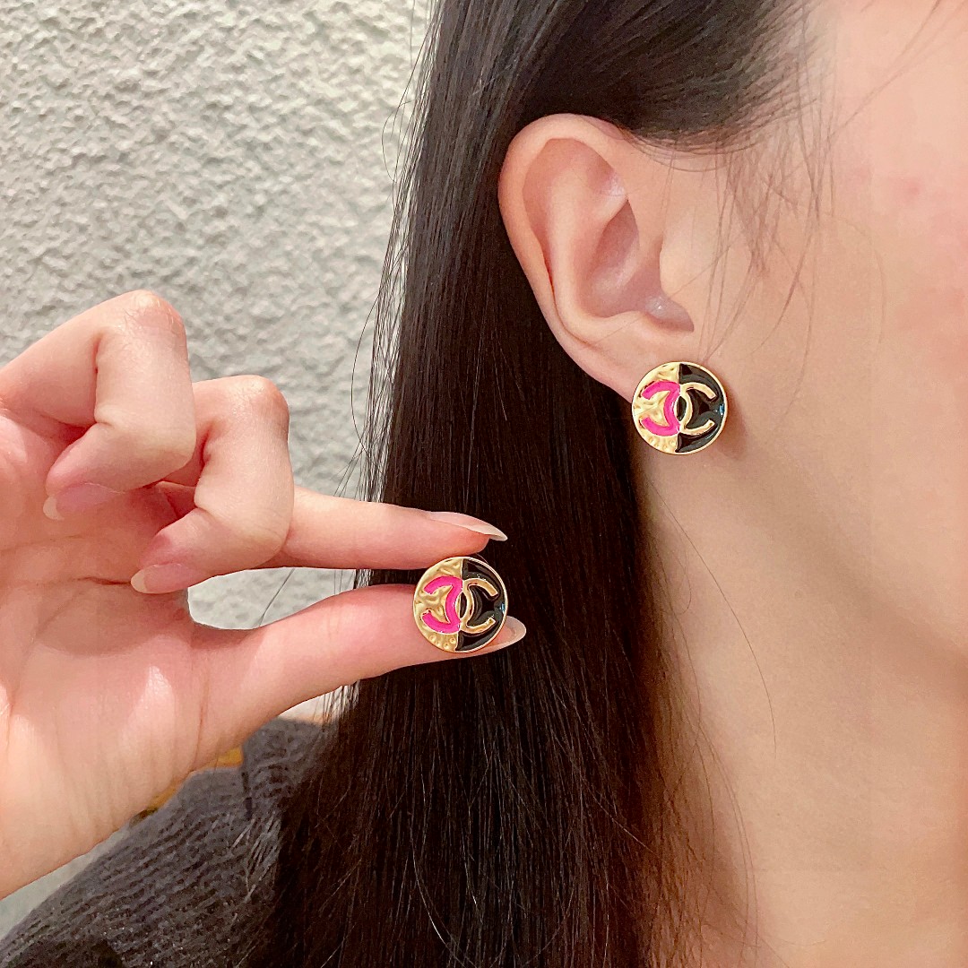  香奈儿✨双C拼色耳钉