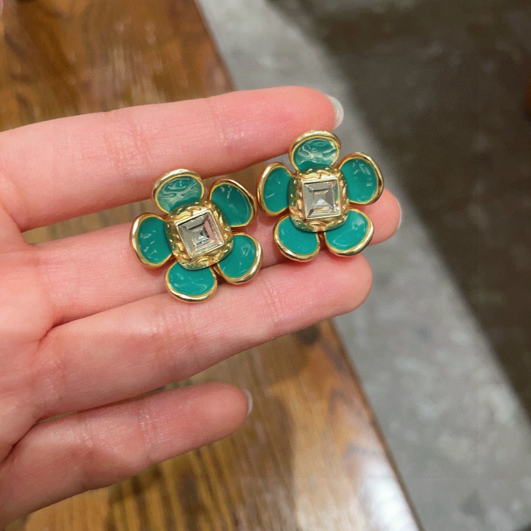  圣罗兰✨经典花朵🌸耳钉
