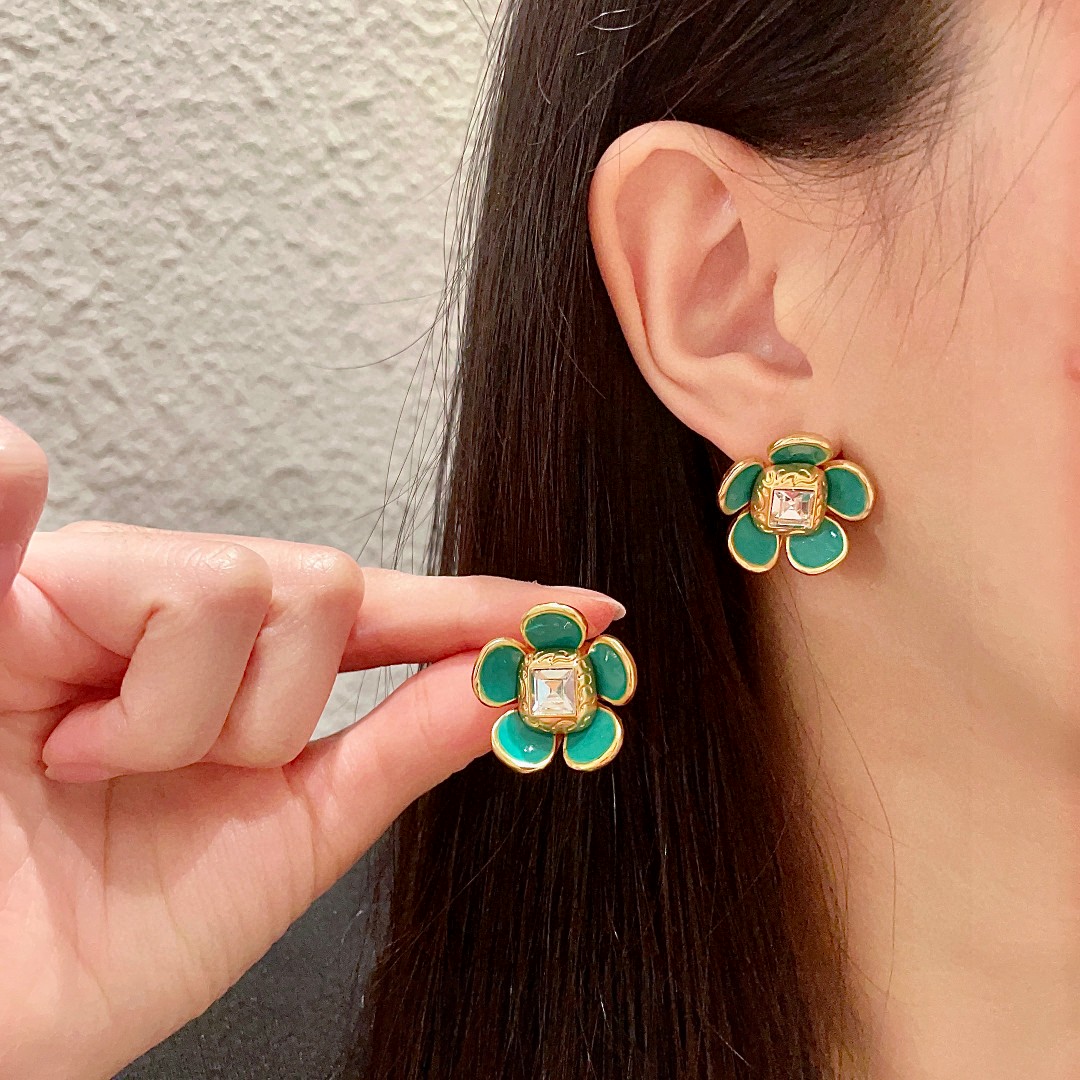 圣罗兰✨经典花朵🌸耳钉
