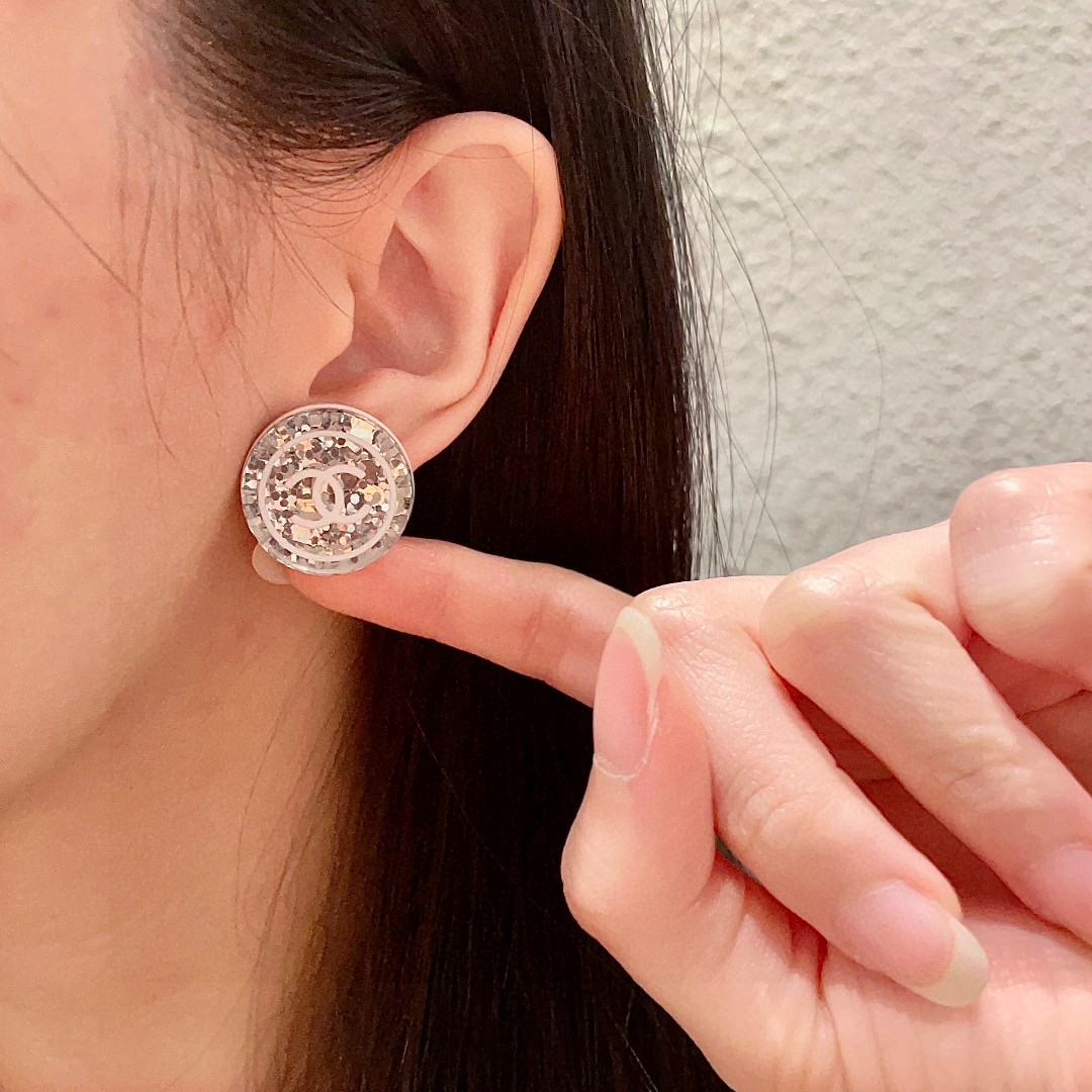  香奈儿✨经典双C耳钉