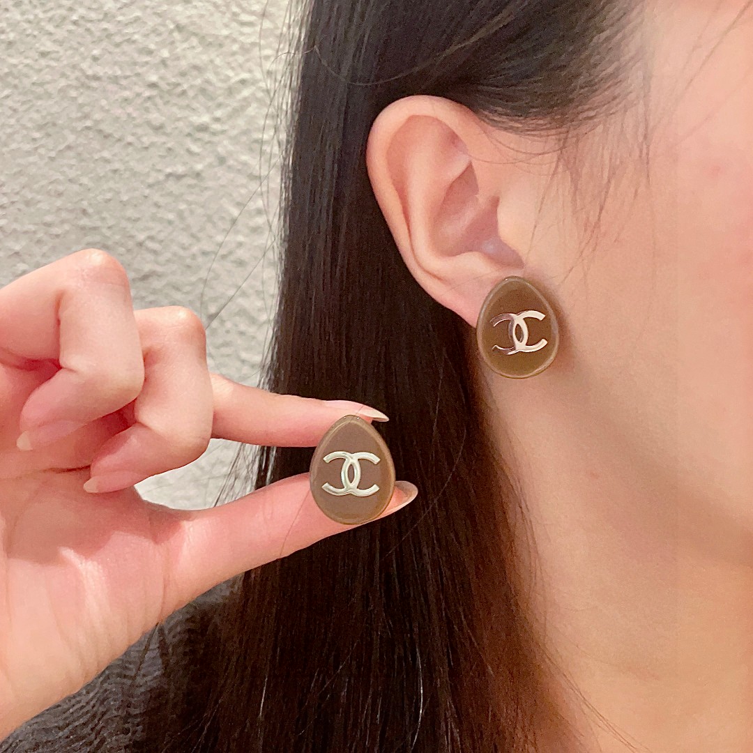  香奈儿✨双C耳钉