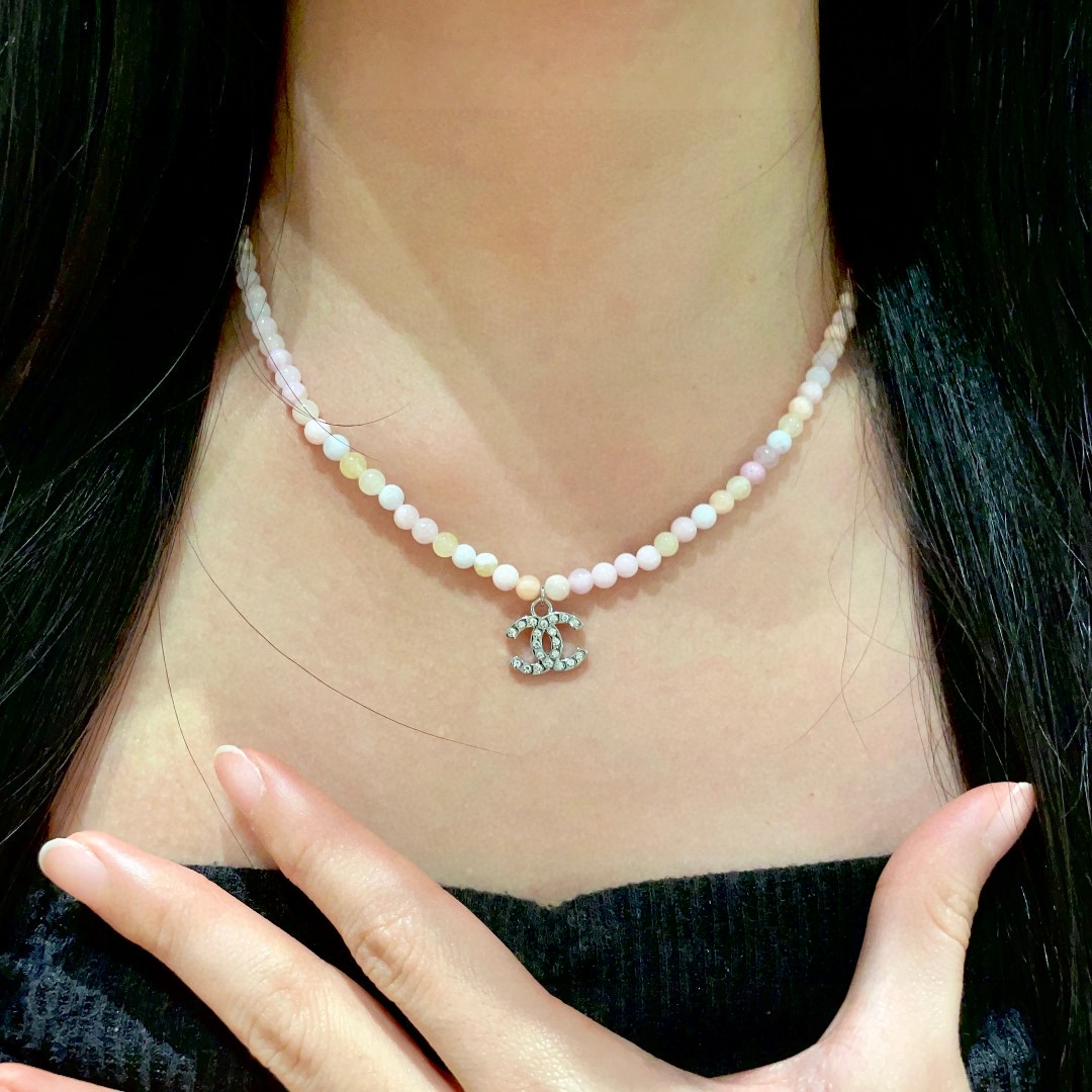  Chanel香奈儿 中古 项链👀小香家的款式真心无需多介绍😘🎶每一款都超好看，精致大方，非常显气质。