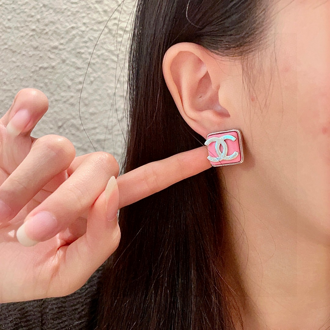  香奈儿✨方形双C耳钉
