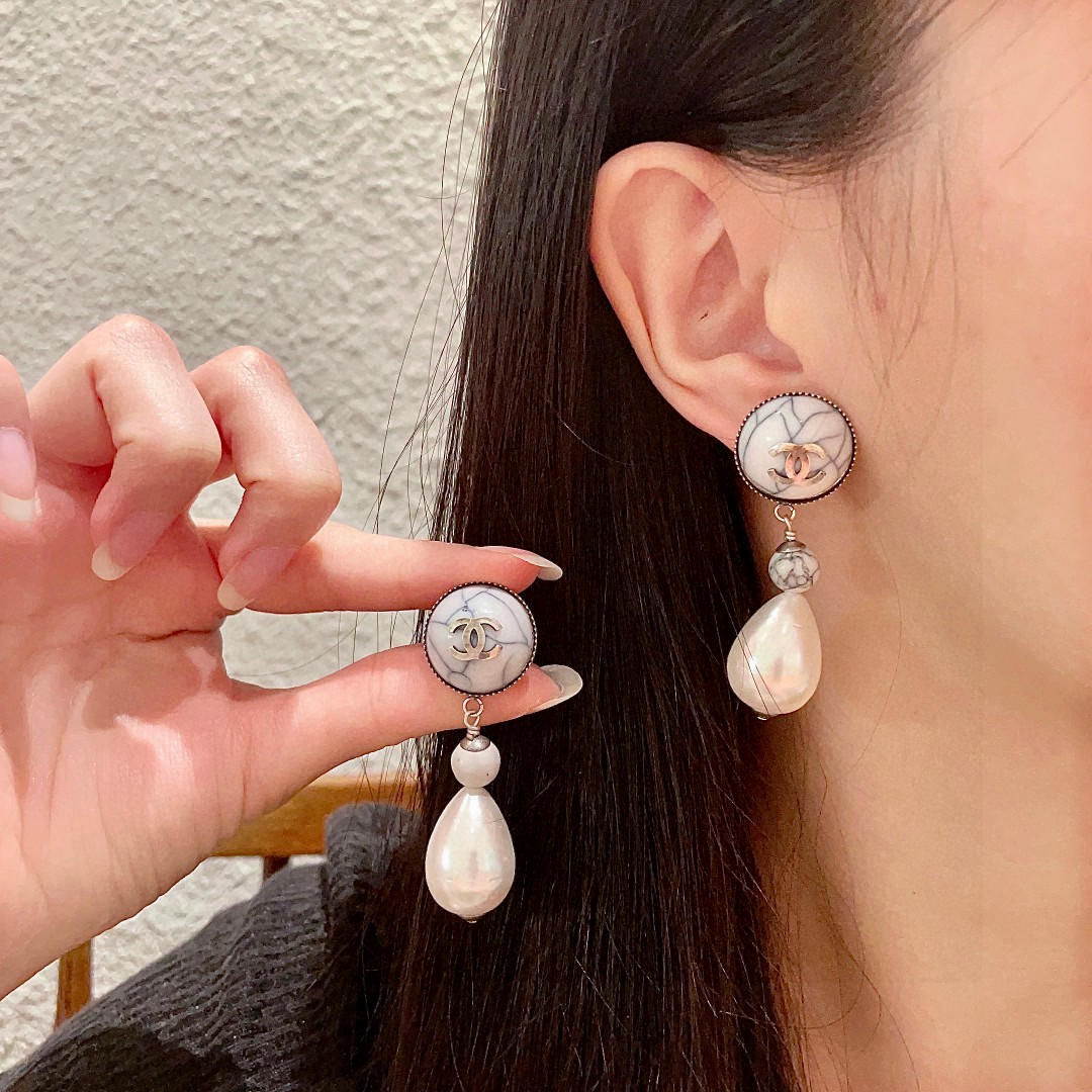 香奈儿✨珍珠双C耳环