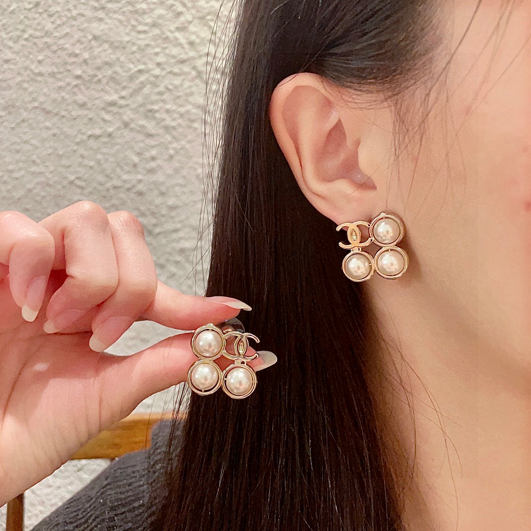  香奈儿✨珍珠双C耳钉