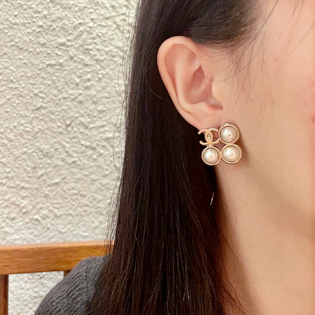  香奈儿✨珍珠双C耳钉