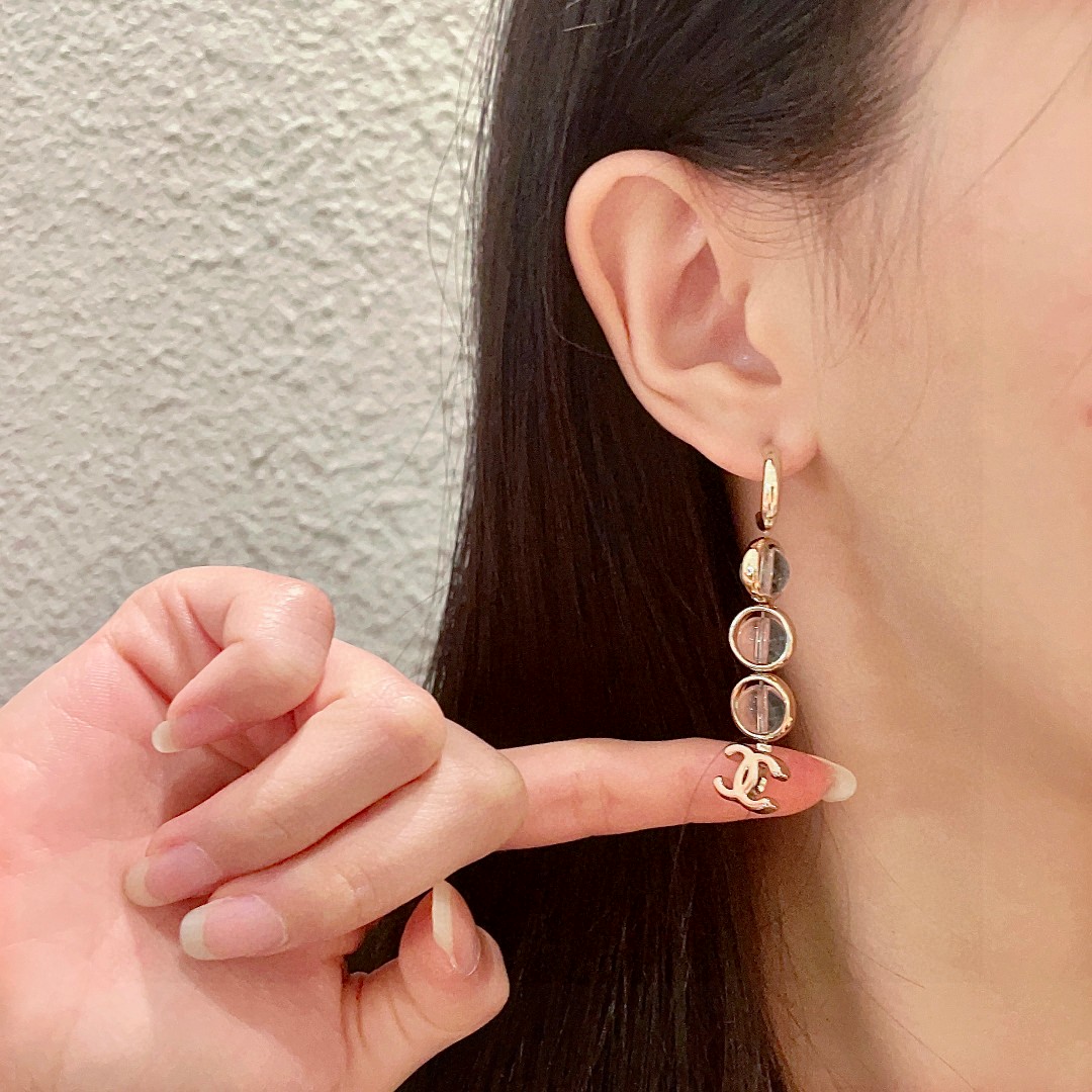  香奈儿✨透明珠双C耳环