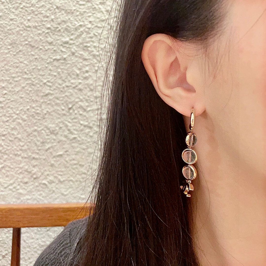  香奈儿✨透明珠双C耳环