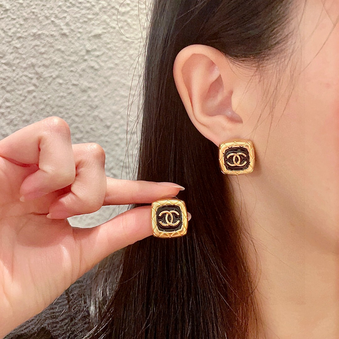  香奈儿✨经典双C耳钉