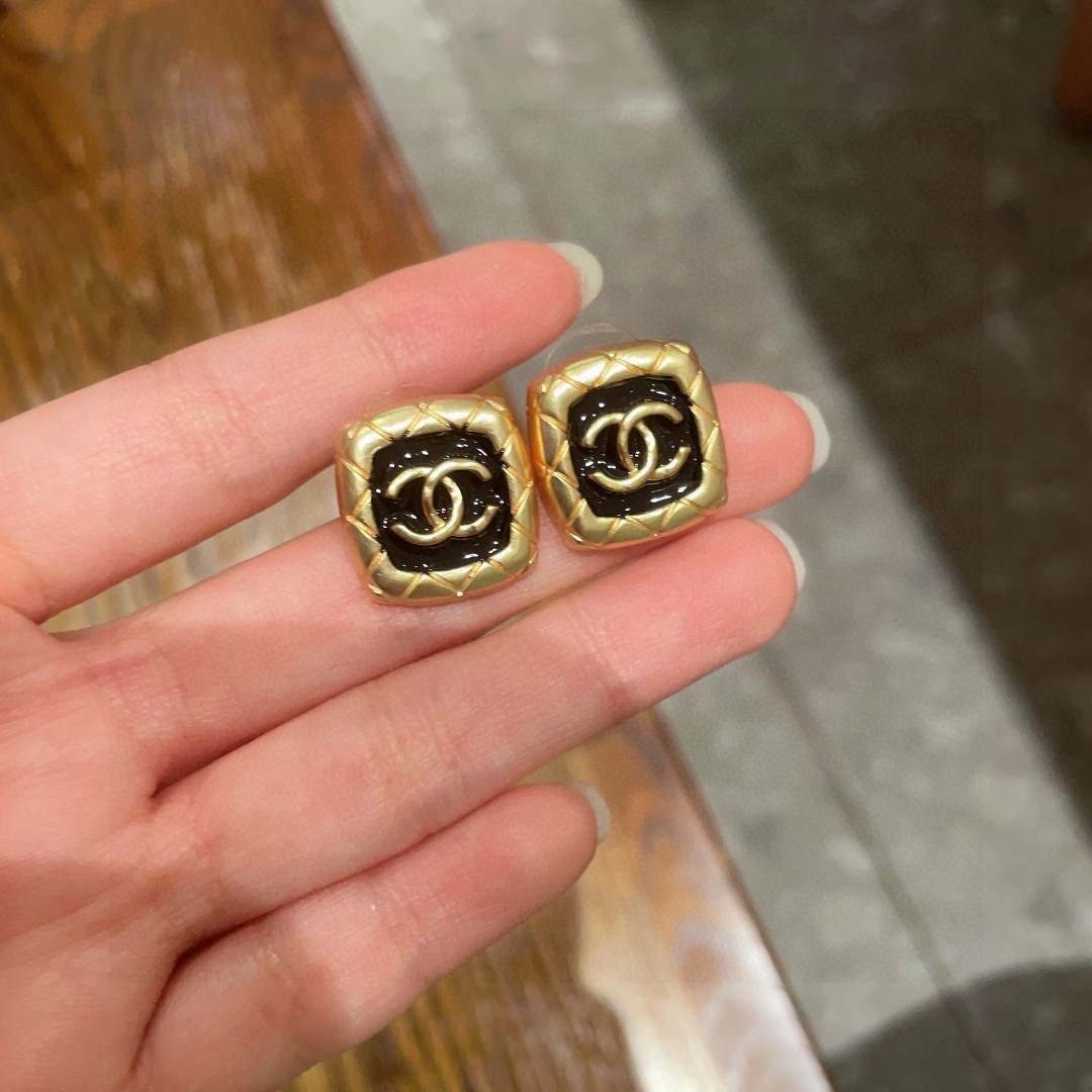  香奈儿✨经典双C耳钉