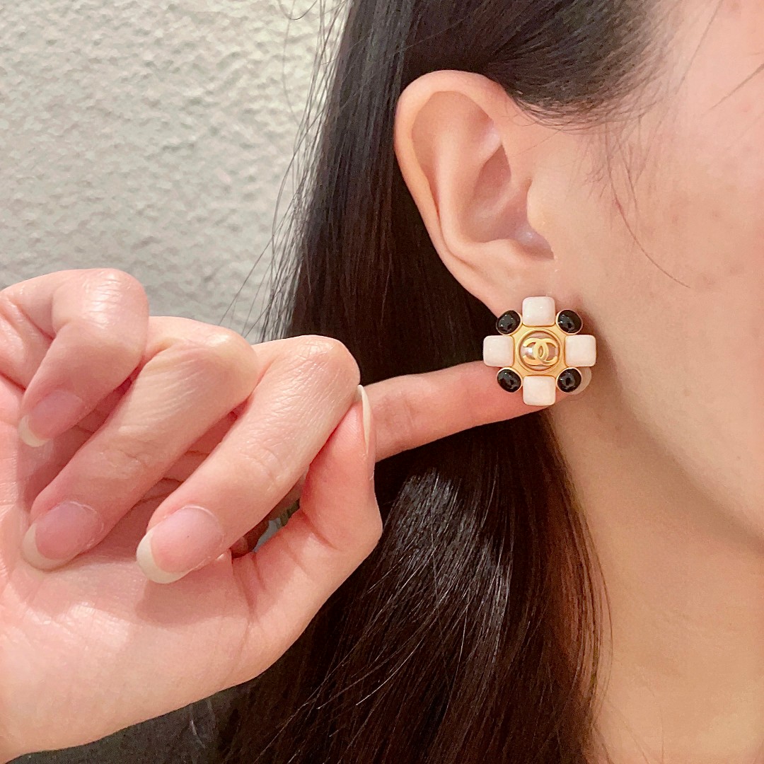  香奈儿✨经典双c耳钉