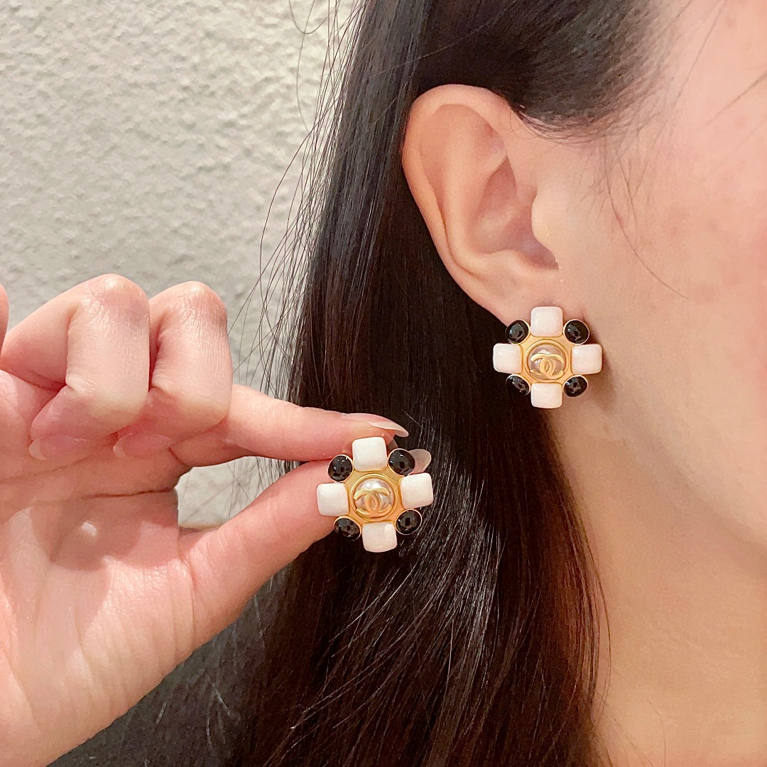  香奈儿✨经典双c耳钉
