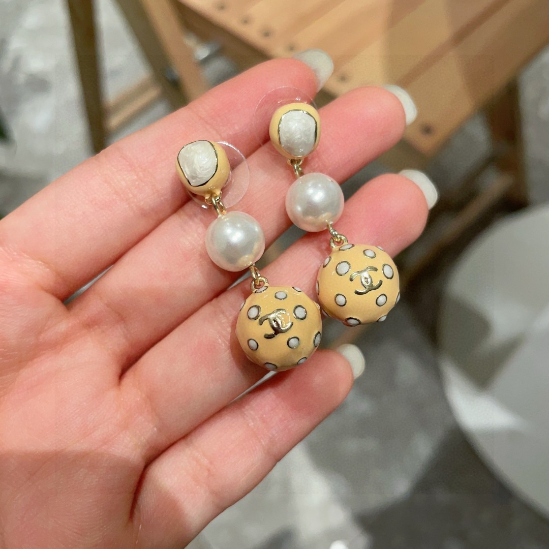  香奈儿✨珍珠双C耳环