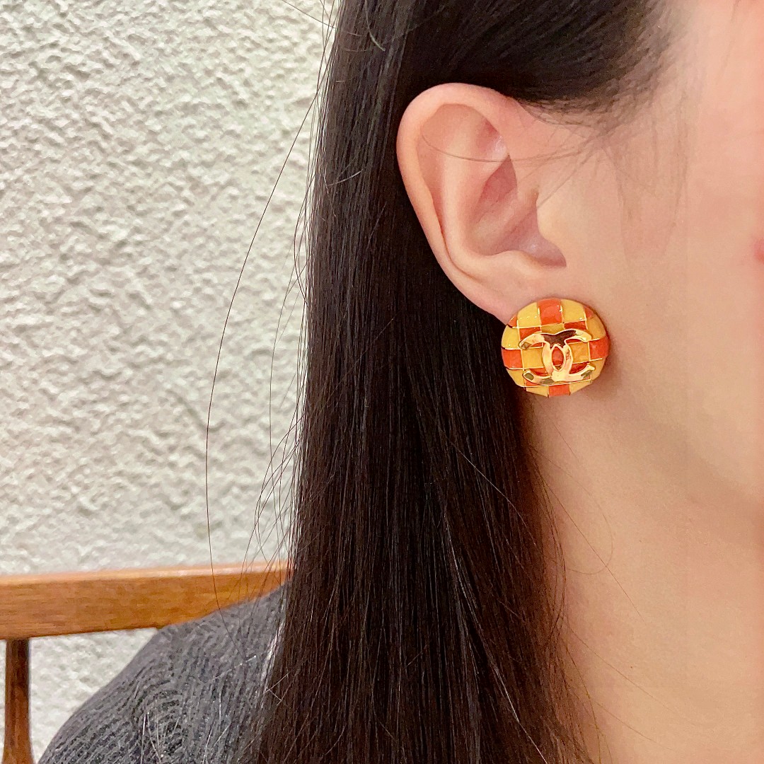  香奈儿✨棋盘格双C耳钉
