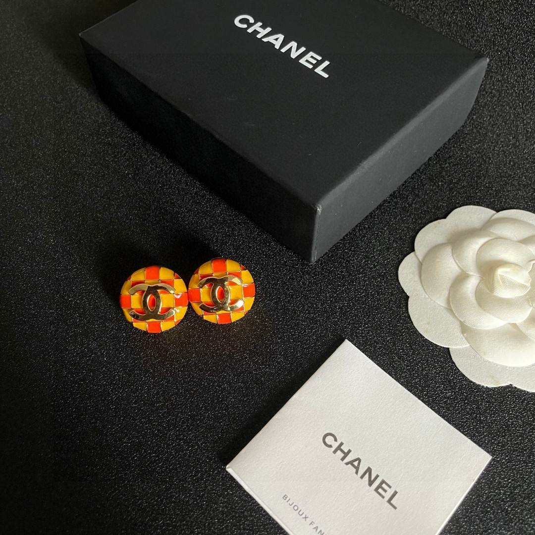  香奈儿✨棋盘格双C耳钉