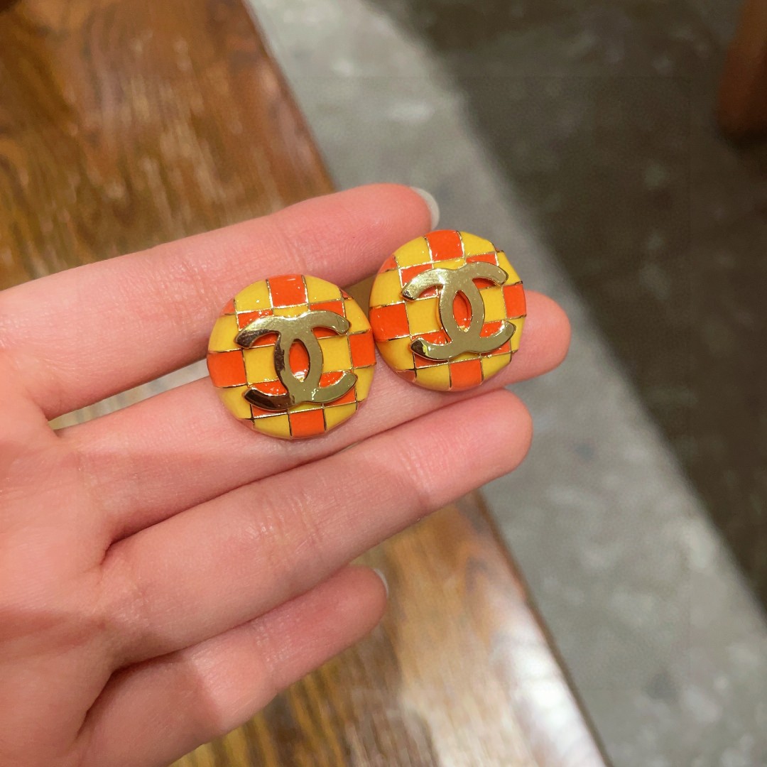  香奈儿✨棋盘格双C耳钉