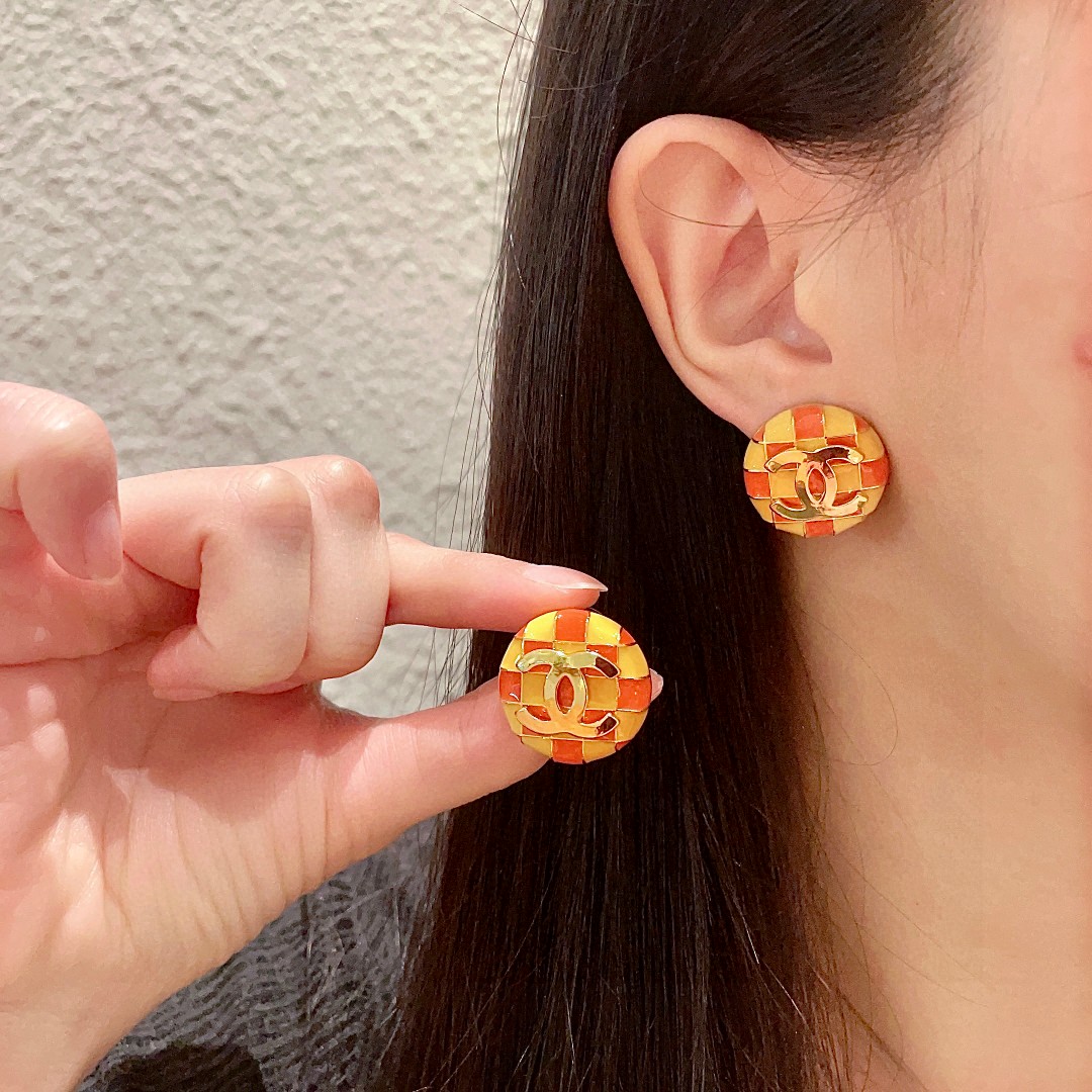  香奈儿✨棋盘格双C耳钉