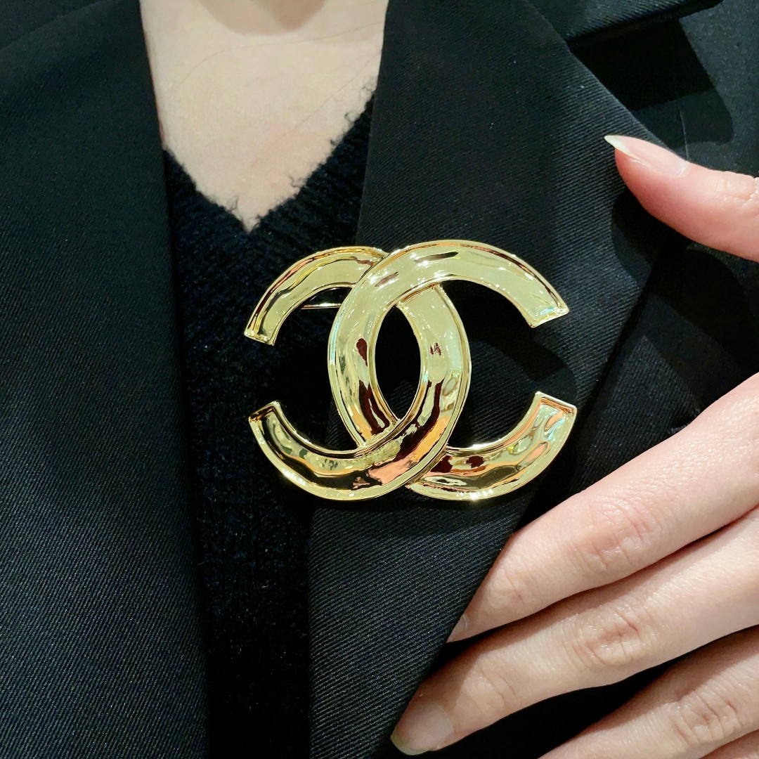  香奈儿✨经典双C胸针