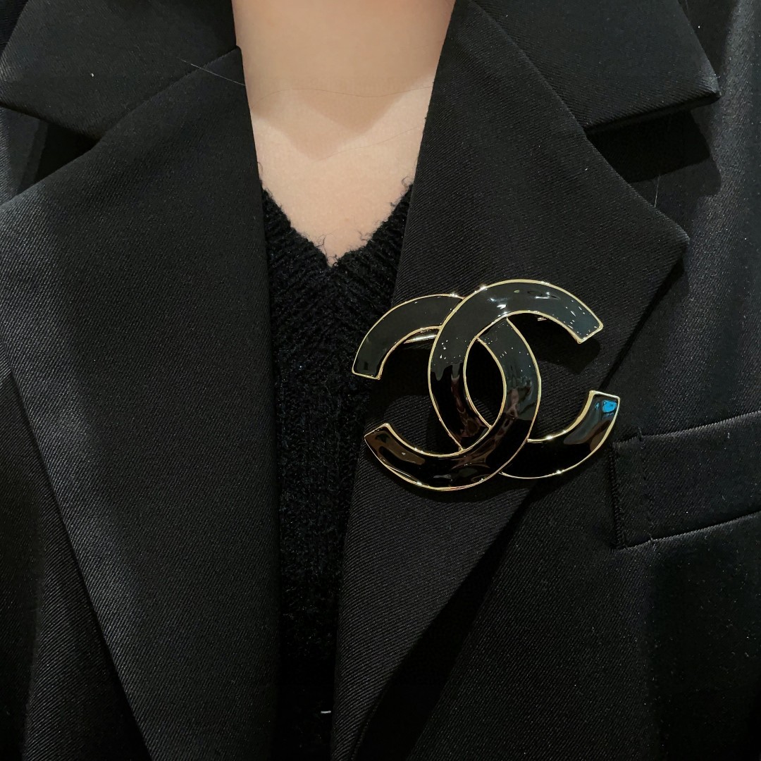  香奈儿✨经典双C胸针