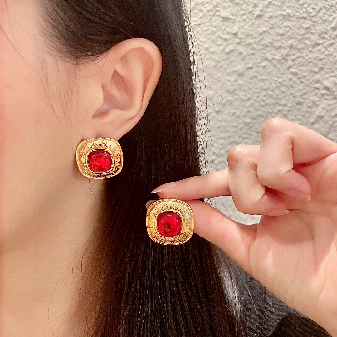  香奈儿✨经典双C耳钉