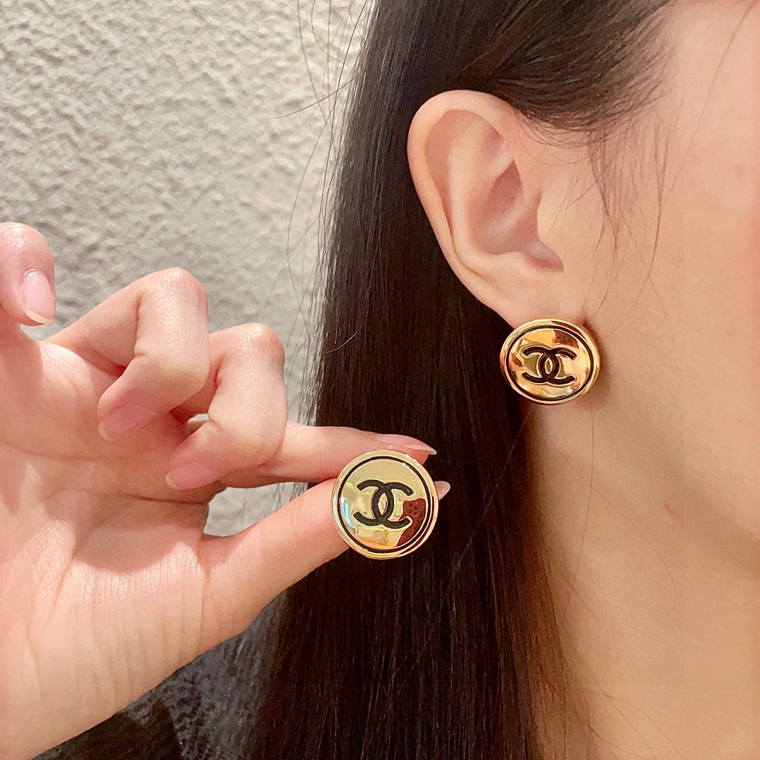  香奈儿✨经典双C耳钉