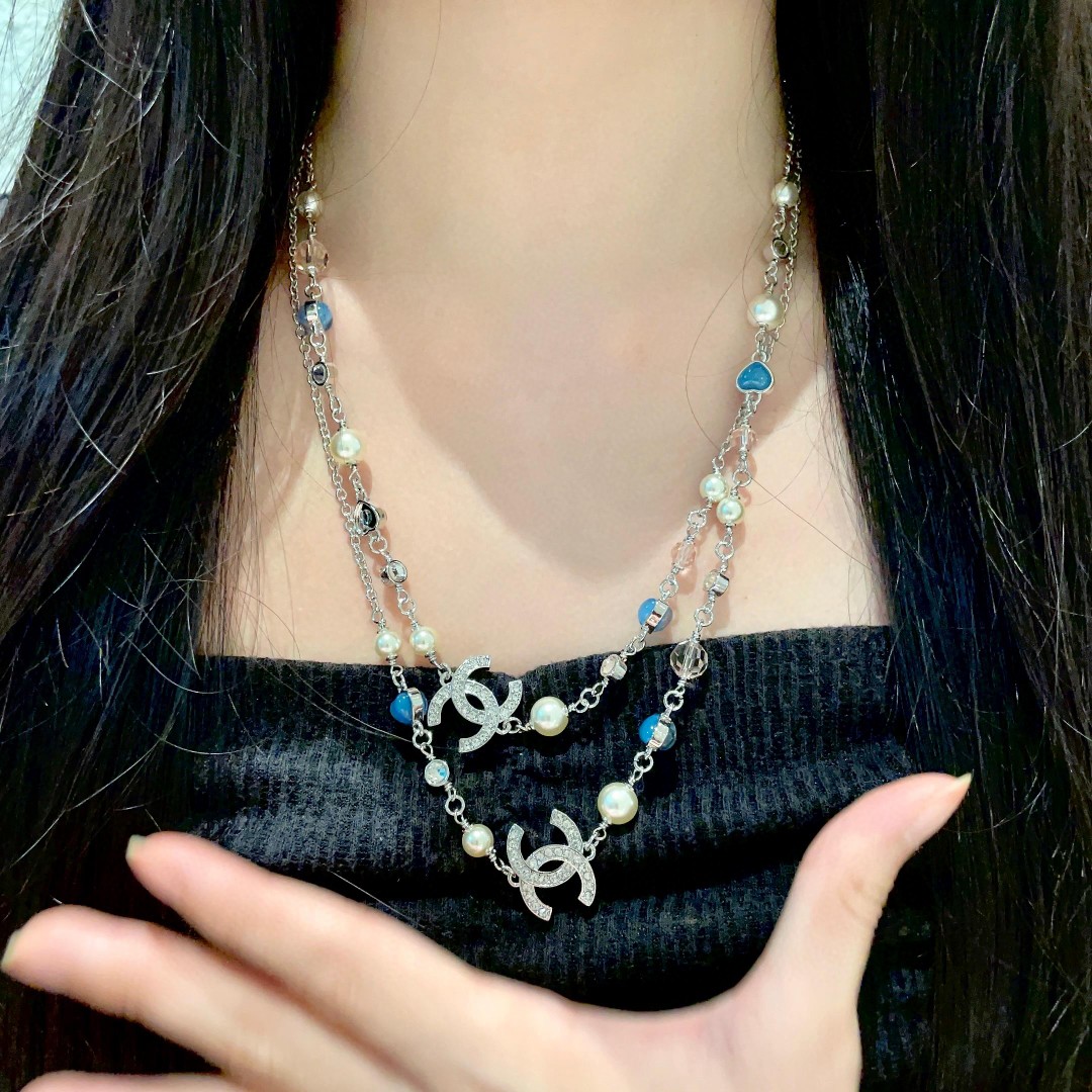  香奈儿✨爱心❤️双C双层毛衣链