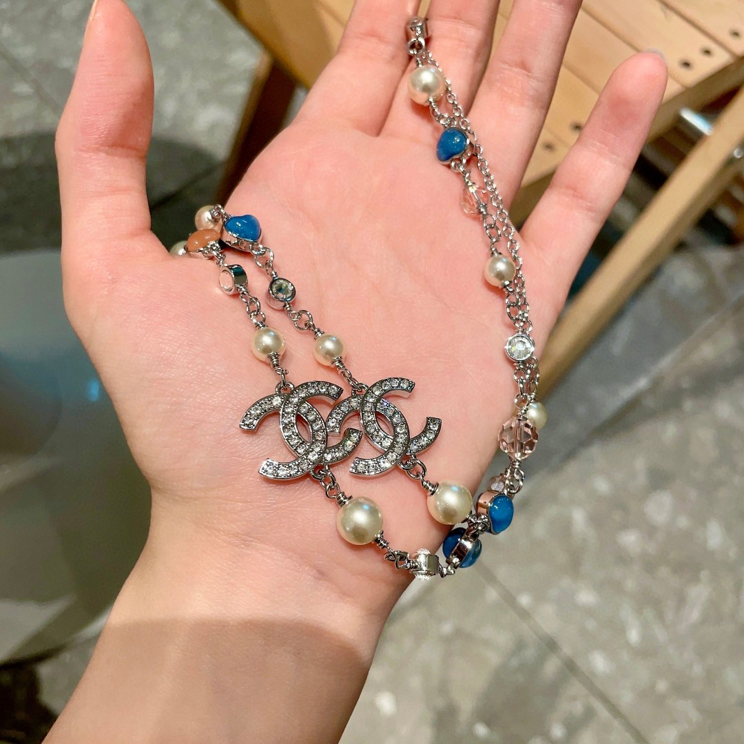  香奈儿✨爱心❤️双C双层毛衣链
