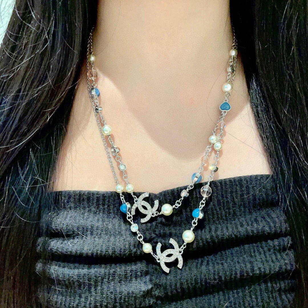  香奈儿✨爱心❤️双C双层毛衣链