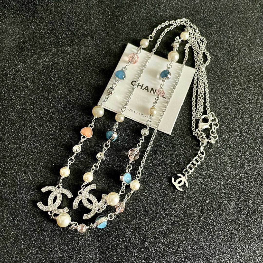  香奈儿✨爱心❤️双C双层毛衣链