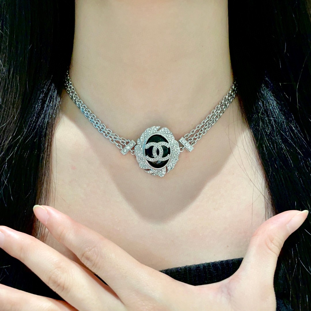  香奈儿✨双C镶钻 项链