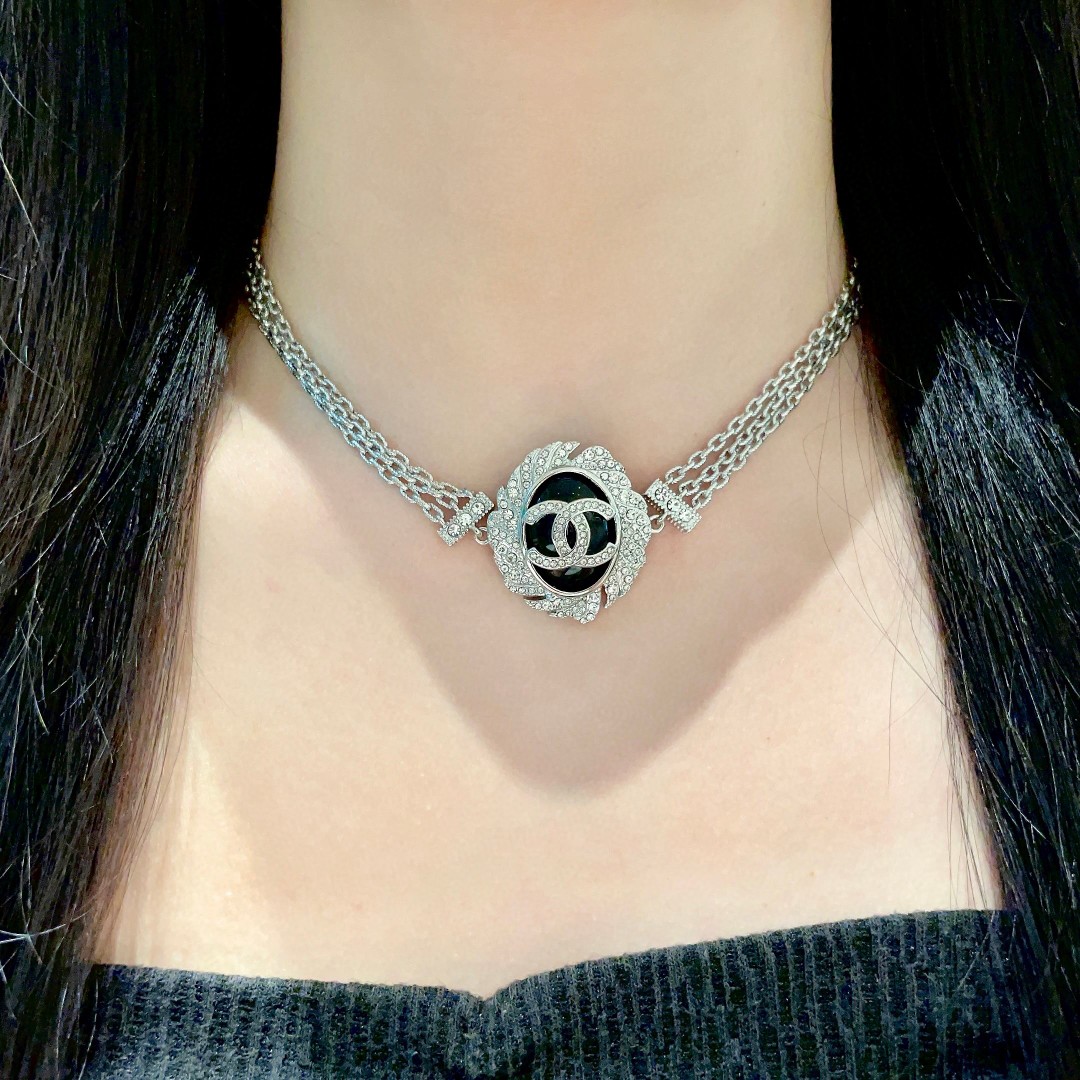  香奈儿✨双C镶钻 项链