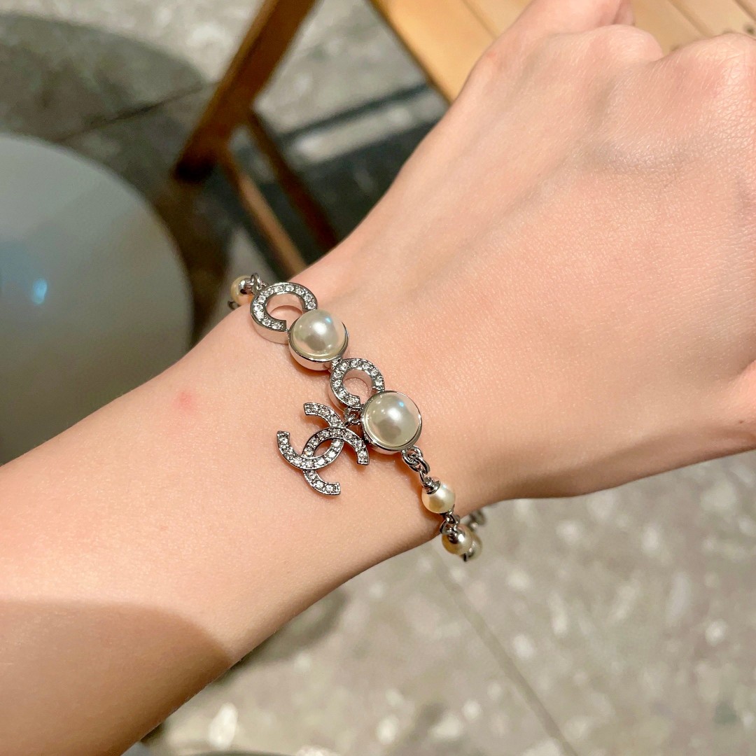  香奈儿✨珍珠 COCO手链