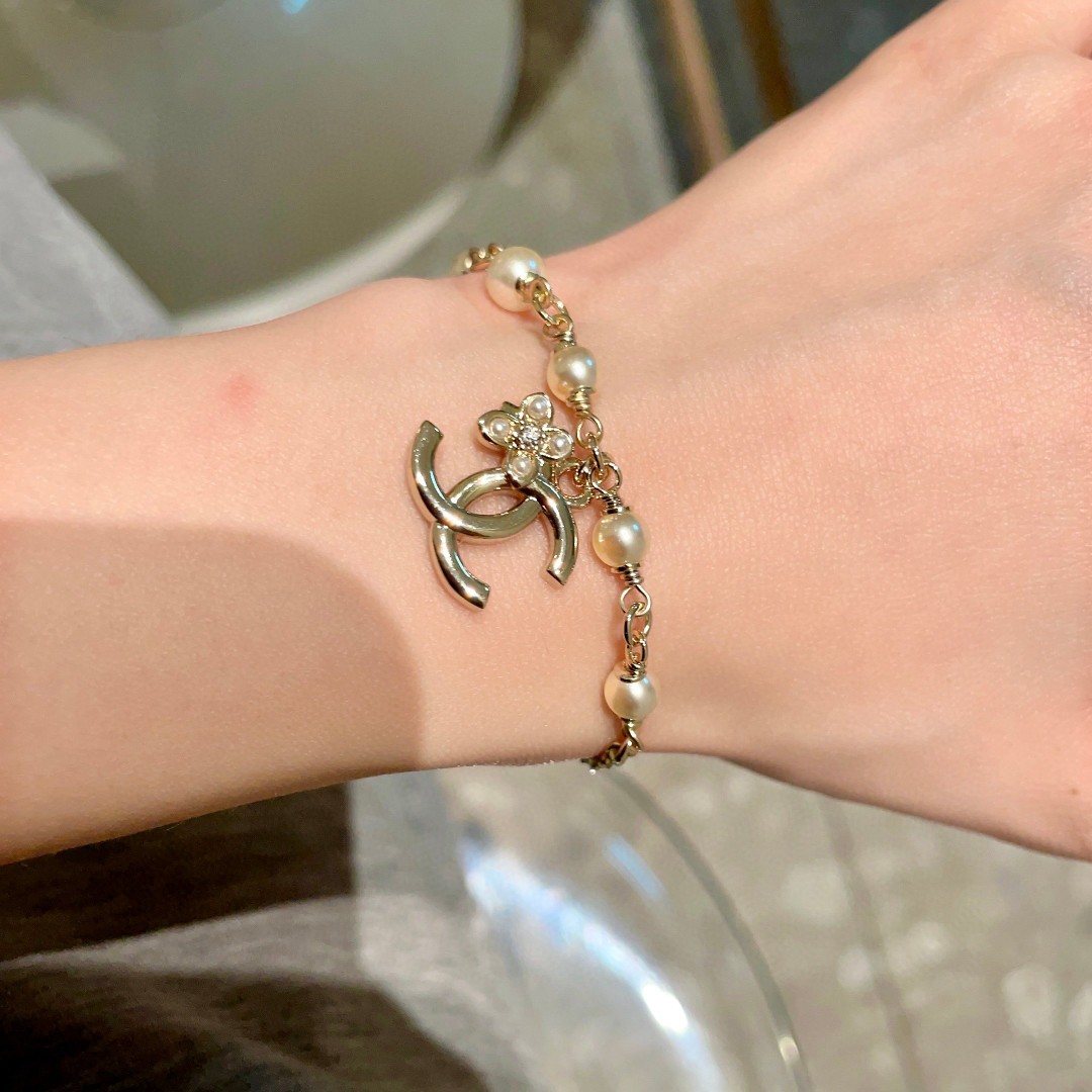  香奈儿✨珍珠 双C手链