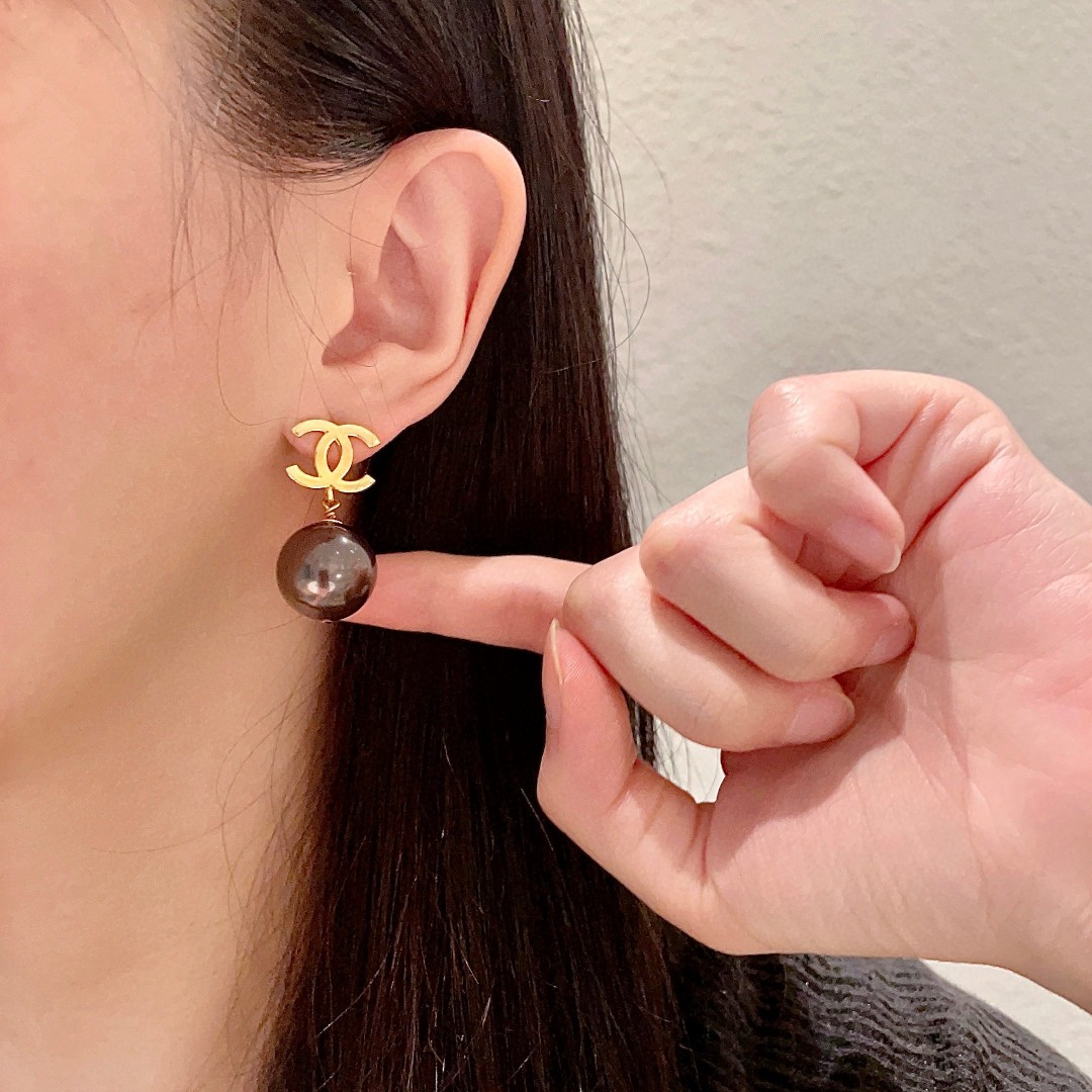  香奈儿✨双C珍珠耳钉