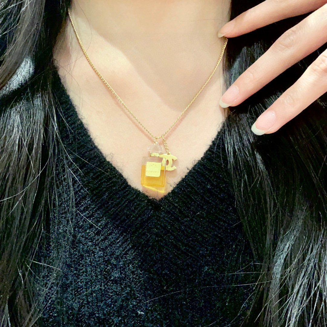  Chanel香奈儿 中古 项链👀小香家的款式真心无需多介绍😘🎶每一款都超好看，精致大方，非常显气质。