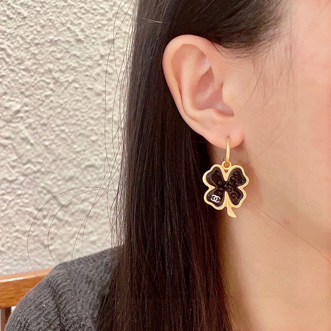  香奈儿✨山茶花🌸双C耳环