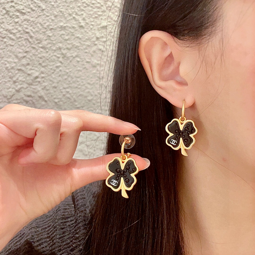  香奈儿✨山茶花🌸双C耳环