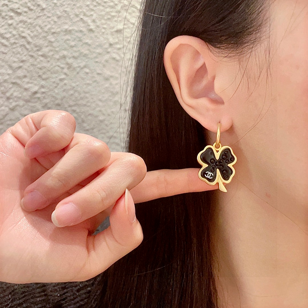  香奈儿✨山茶花🌸双C耳环