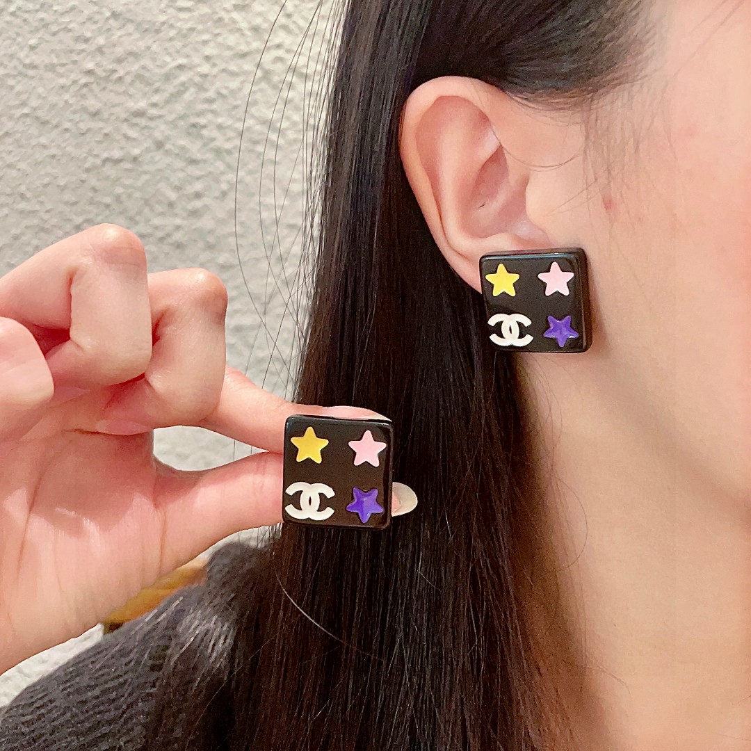  香奈儿✨方块星星双C耳钉