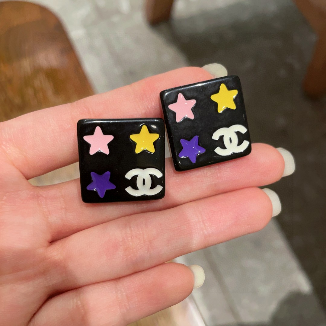  香奈儿✨方块星星双C耳钉