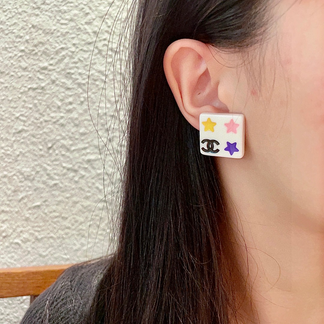  香奈儿✨方块星星双C耳钉