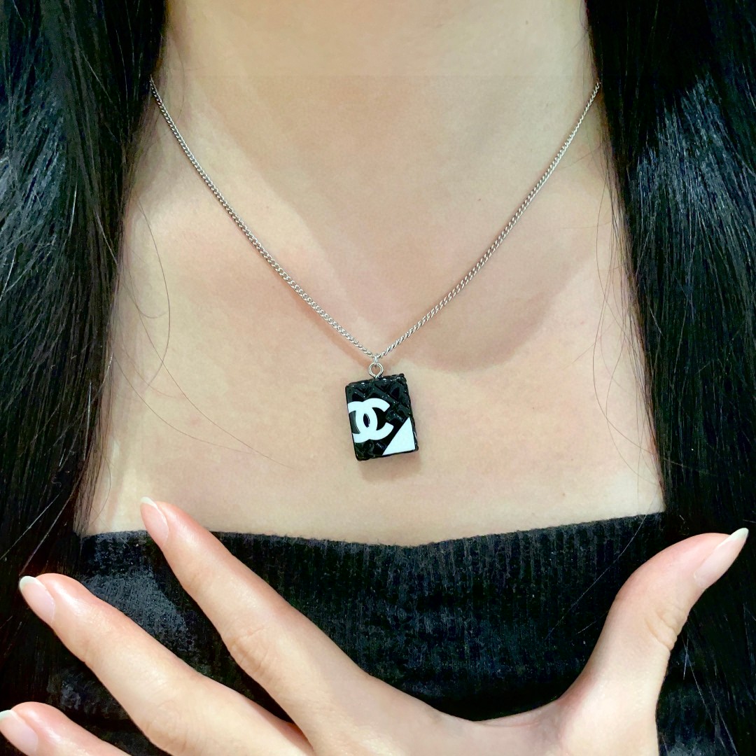  香奈儿✨棱形格双C项链