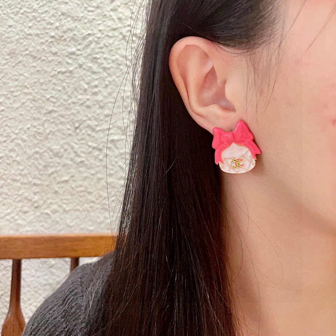  香奈儿✨蝴蝶结🎀双C耳钉
